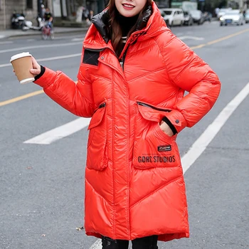 Женская 2023 Новая зимняя Корейская версия Свободного пальто с капюшоном, Блестящая Пуховая Стеганая куртка средней длины, Русское Простое толстое пальто